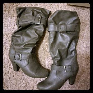 Grey buckled boots with small heel